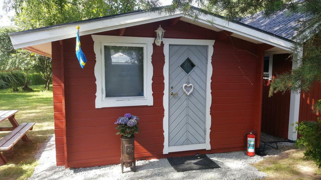 Villa Sollyan à Knivsta  Extérieur photo